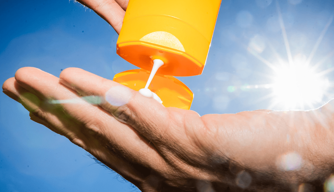 ¿Pueden provocar cáncer de piel los protectores solares?: oncólogo aclara todos los mitos