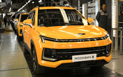 Rusia entrega decenas de automóviles Moskvich para la flota de taxis en La Habana