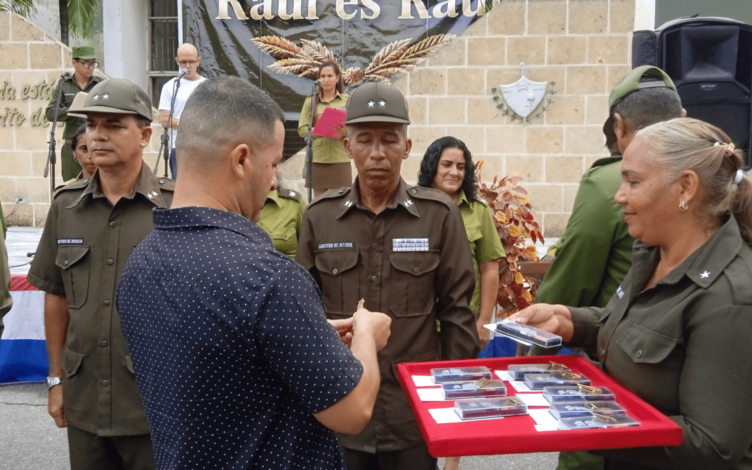 Reconocen a combatientes del MININT en la Isla de la Juventud