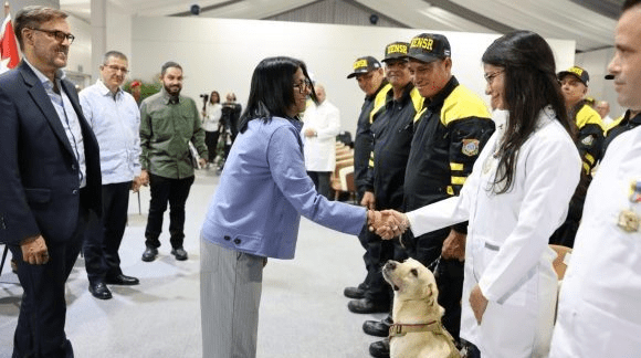 Gobierno Venezolano condecora a la Brigada de Salvamento y Rescate de la República de Cuba