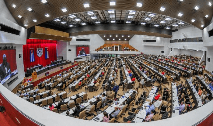Evaluarán diputados cubanos implementación de las transformaciones económicas y sociales