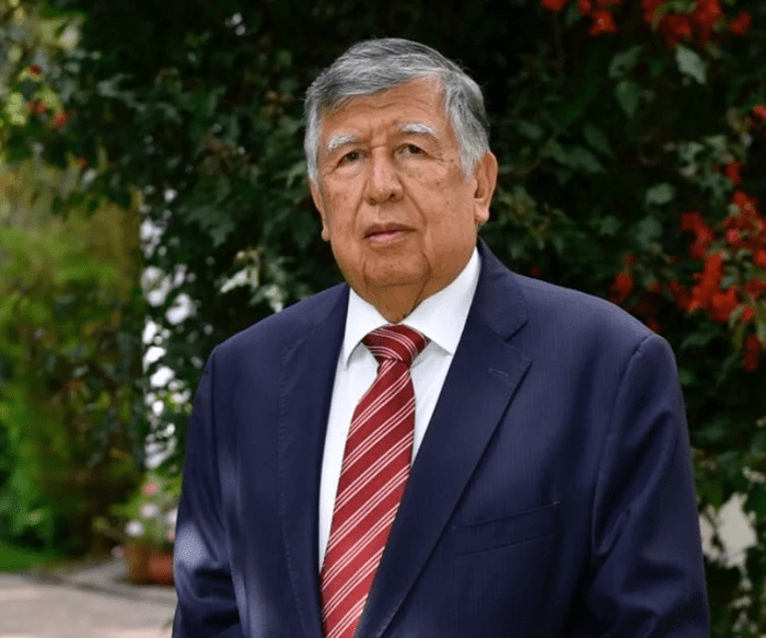 Cuba entrega Medalla de la Amistad a embajador de Colombia José Noé