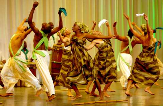 Conjunto Folklórico Nacional de Cuba inaugura festival en México