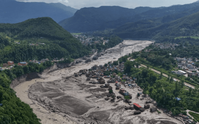 ¿Qué desató las mortales inundaciones en Nepal y China?