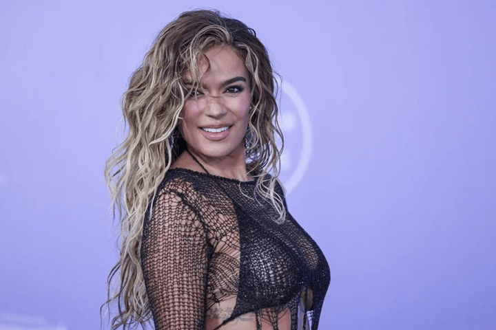 Karol G anuncia nuevo disco, ‘No me arrepiento de sentir tanto’ para el 7 de agosto