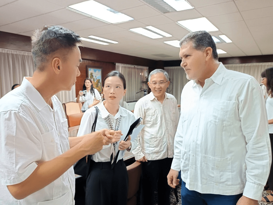 China realiza nuevo donativo de sistemas fotovoltaicos para garantizar respaldo energético en zonas rurales