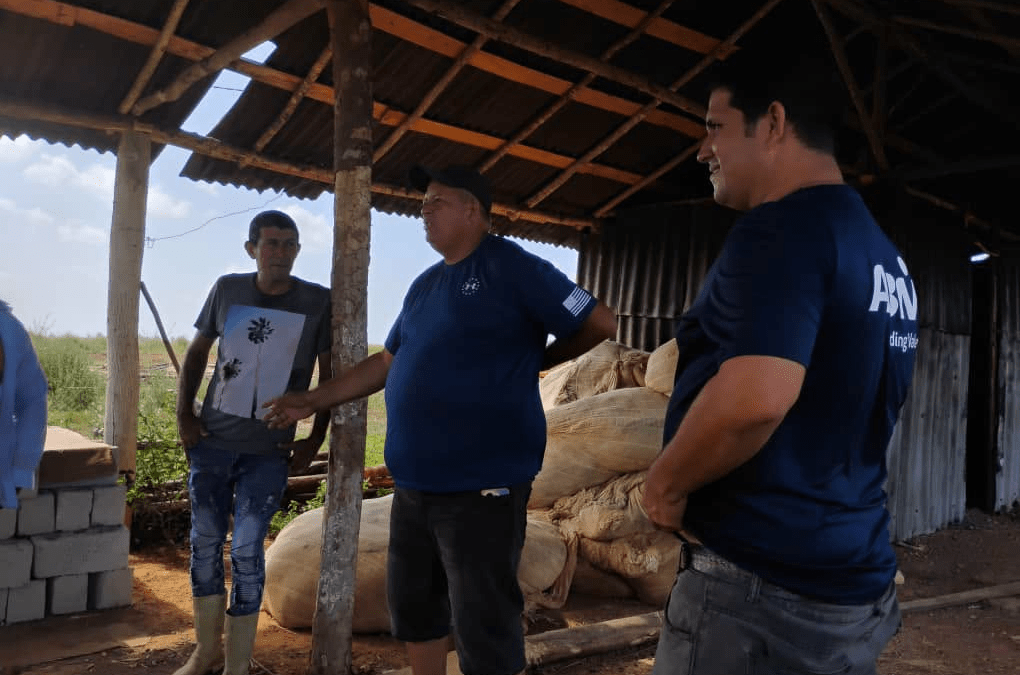 Chequean programas de producción agrícola
