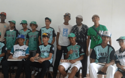 Peloteritos pineros invitados especiales en espacio Arte y Deporte