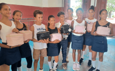 La magia de un gesto: estudiantes de danza reciben donación de una ex alumna