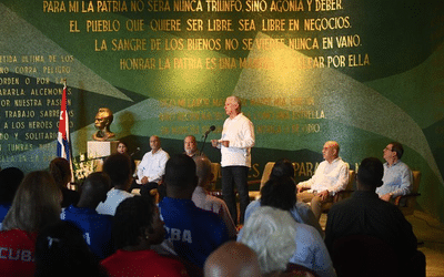 Díaz-Canel a familiares de víctimas del terrorismo: “Su dolor es el de todo nuestro pueblo que los abraza”